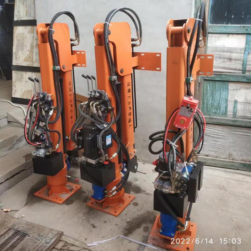 庄河市重汽蓝牌随车吊 3.2吨 国六动力强 液压驱动 农用自卸起重机